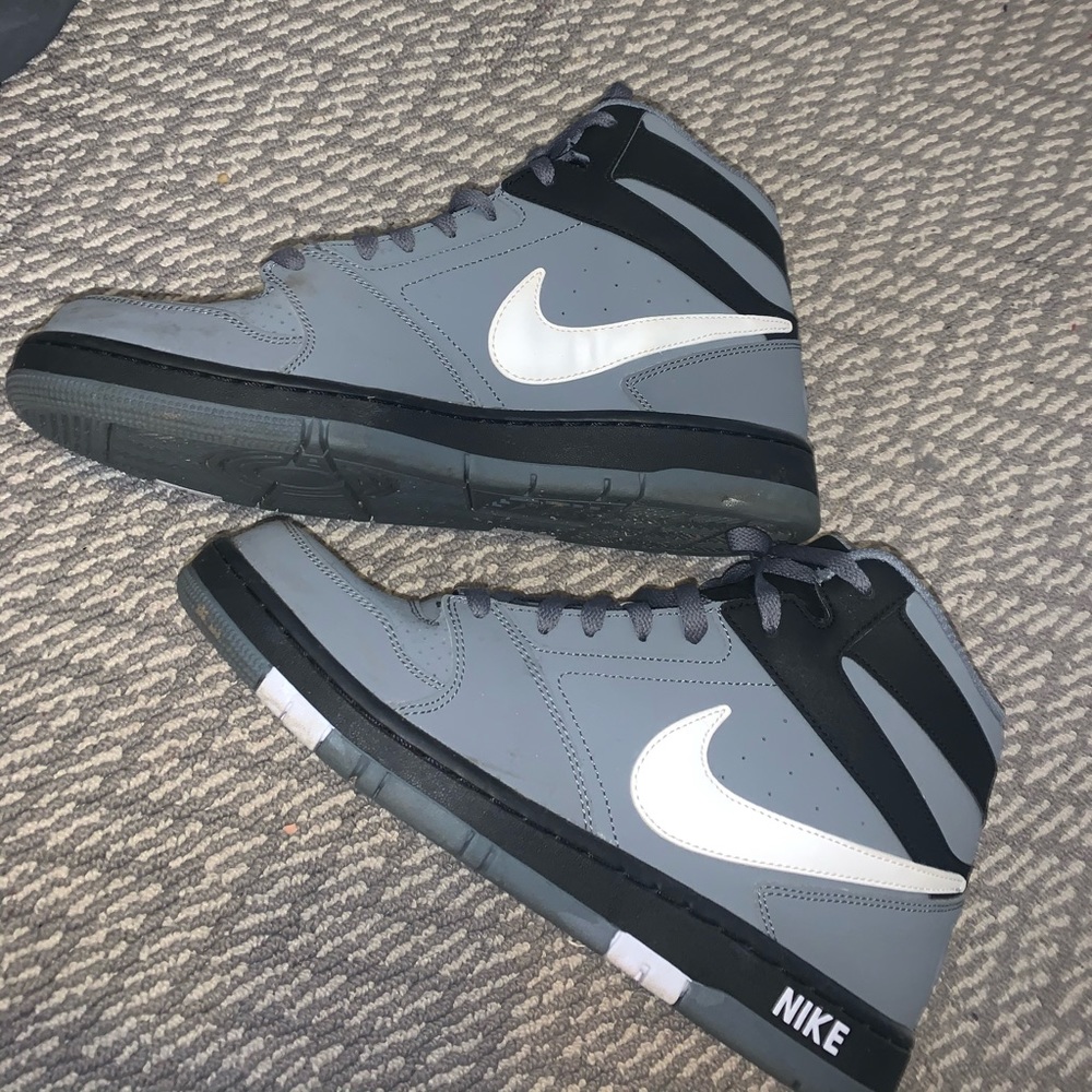 Nike men’s sneakers